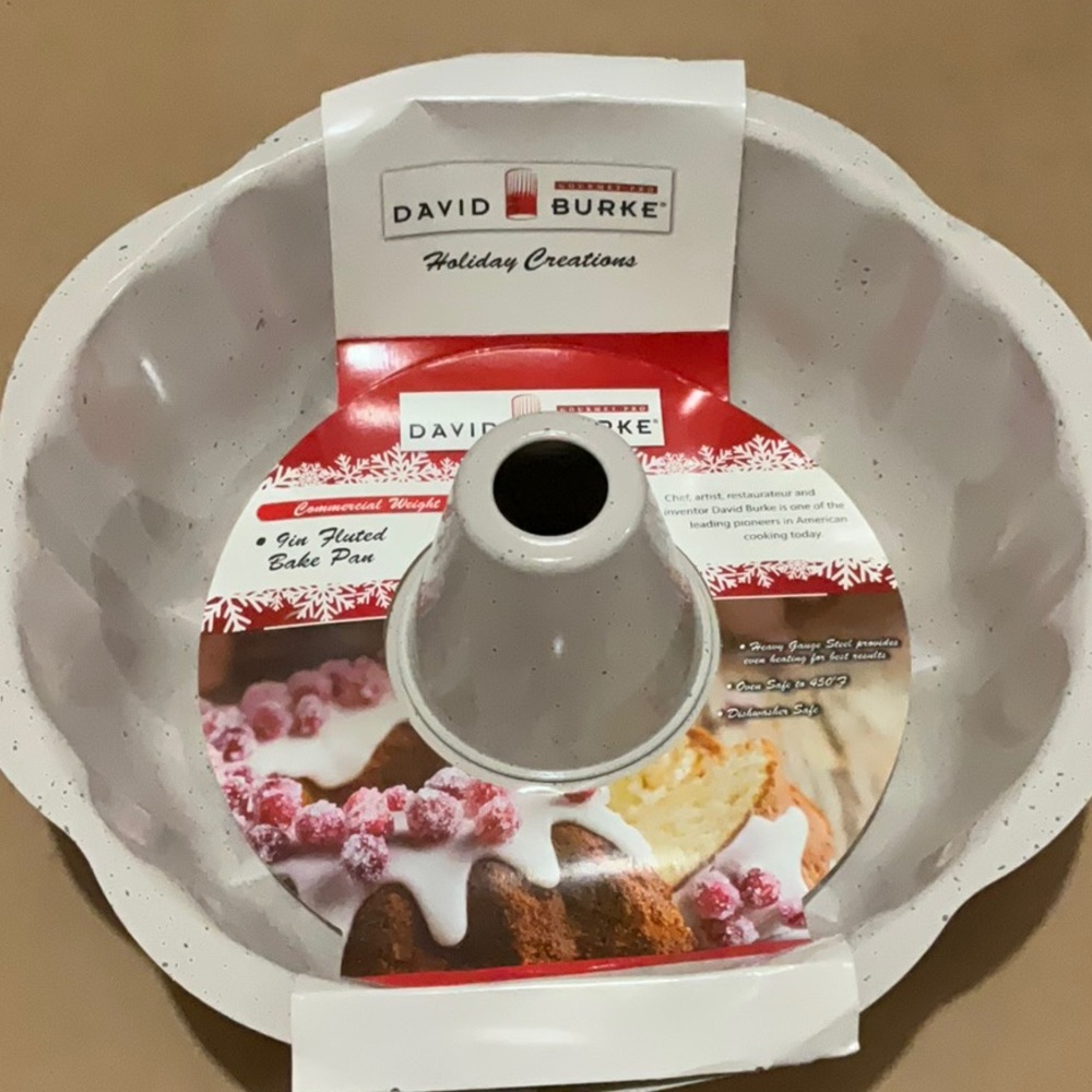 David Burke Non Stick Gin 9” Fluted Bake Pan